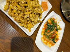 -盾亚新疆餐厅(松江万达广场店)