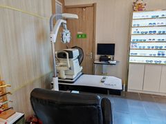 -臻美视爵眼镜·明月·依视路·蔡司折扣店(广渠门店)