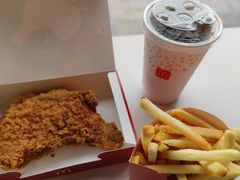 -麦当劳(友谊路得来速店)