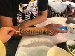 -鲜入围煮花胶鸡海鲜火锅