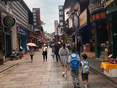 -刘姐啤酒鱼民族演艺餐厅(西街总店)