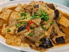 老板鱼炖豆腐-添福来墨鱼饺子 · 海鲜东北菜(大连星海·黄浦路店)