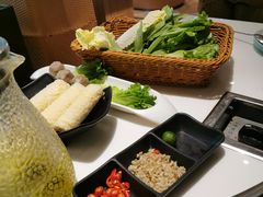 -东椰·海南椰子鸡火锅(朝阳门店)