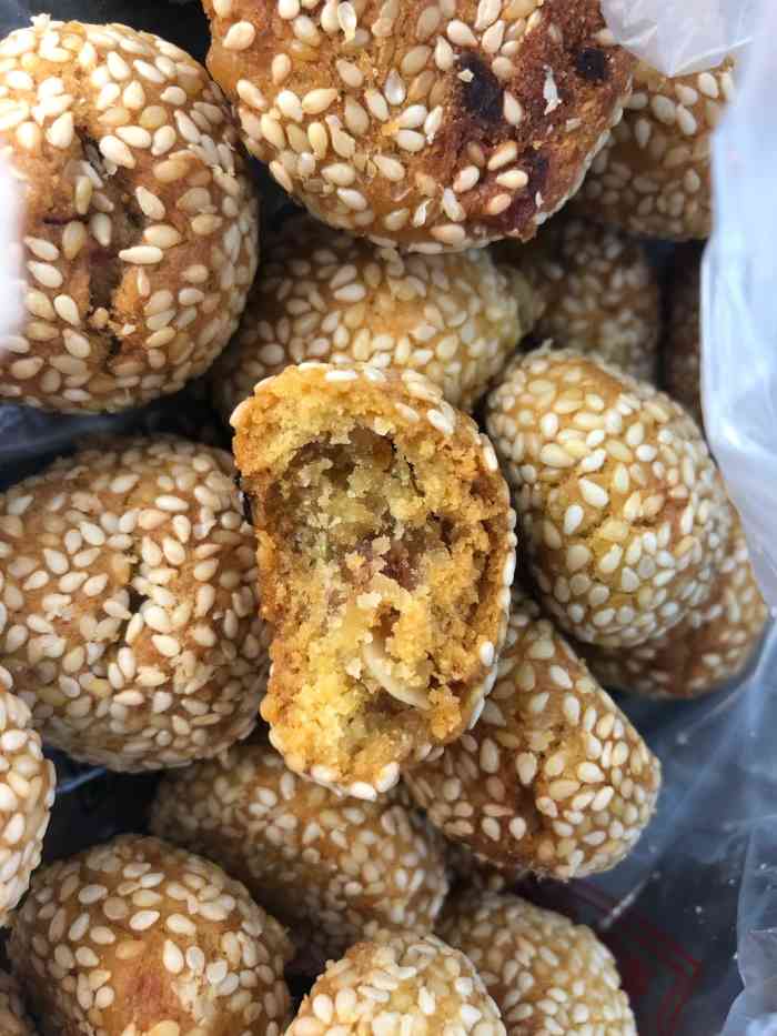 朱顺兴油酥店-"一早去古镇就赶上排队买.油酥和桃酥都不错.