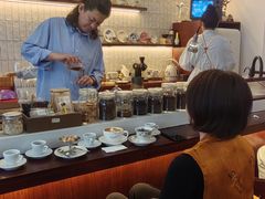 -Café Monson