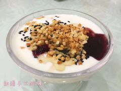 自制酸奶-刀郎新疆餐厅.烧烤大盘鸡(绿地清真店)