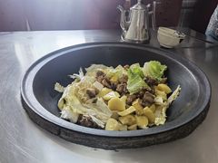 -粘豆包柴火铁锅炖