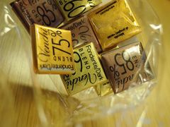 -VENCHI 闻绮(北京国贸商城店)