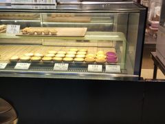 面包甜点陈列柜-芳叔(江南新地店)