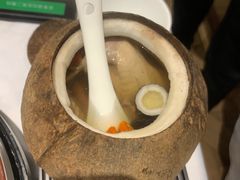 原只椰子炖老鸽-尚一汤 广东炖汤(金桥国际店)