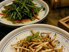 -云海肴·汽锅鸡·云南菜(天山百盛优客店)