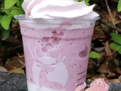 樱花莓莓胶原酸奶冻-luckincoffee瑞幸咖啡(创汇首座店)