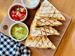 -ROAST coffee & eatery