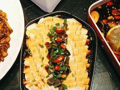 -路边边地标烧烤·川菜·小龙虾·音乐酒馆(良乡长虹店)