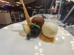 -广州塔卢特斯法国旋转餐厅