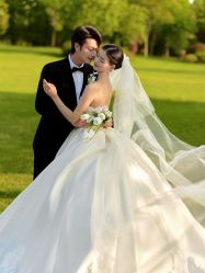 -喜爱高定婚纱摄影