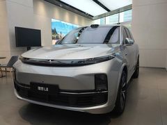 -理想汽车(世纪汇店)