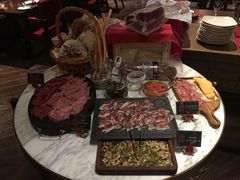 -恰餐厅及酒吧 CHAR Bar & Grill (北京丽都皇冠假日店)