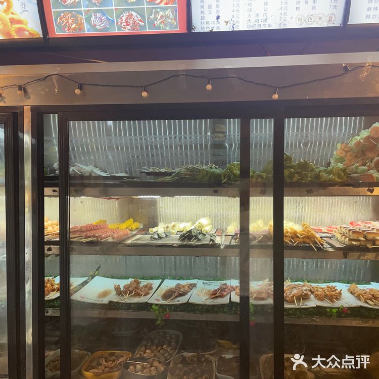 锦子炸串 杏鲍菇 铁板肥肠 辣炒鸡爪 豆沙包