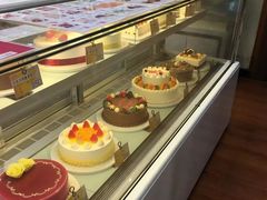 面包甜点陈列柜-新侨三宝乐面包店(崇文门店)