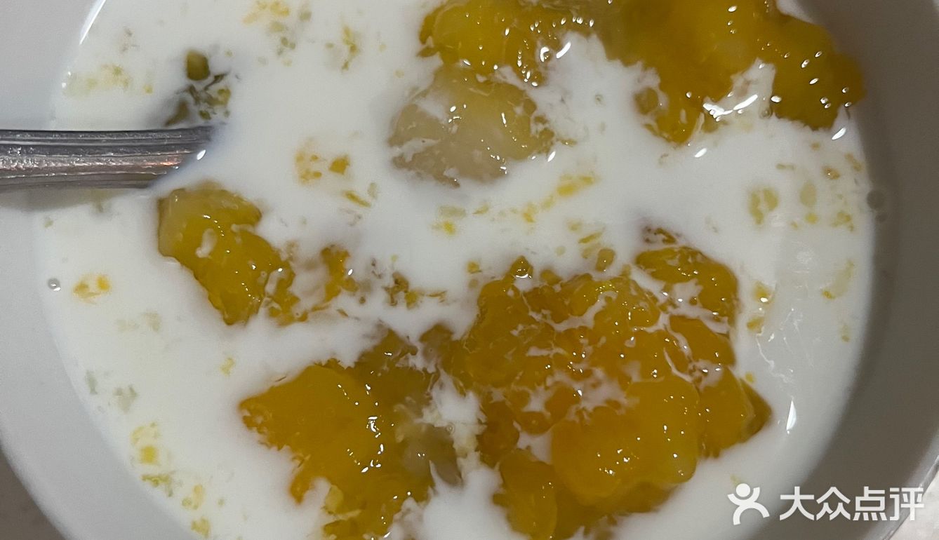 金耳牛奶羹