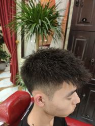 -东方先生国潮男士理发馆