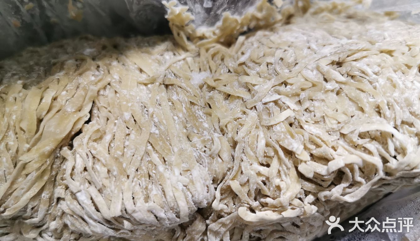 随手早餐，饺子加面条管饱