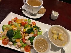 烤西兰花鸡肉沙拉-bluefrog蓝蛙(悠唐购物中心店)