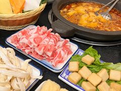 -灶知轩湘西石锅鱼(万佳广场店)