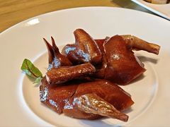 润烧脆皮乳鸽-君悦酒店·绣桥中餐厅