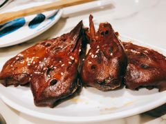 秘制卤鸭头-鱼颜诱纸纸上烤鱼·蛙(龙湖天街店)
