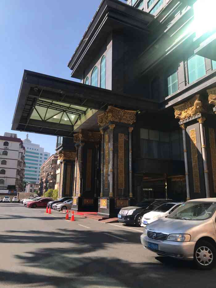 珠海南洋海景酒店-"靠近水湾路酒吧街,环境和服务中规中矩,就.
