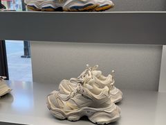 -BALENCIAGA(比斯特苏州购物村店)