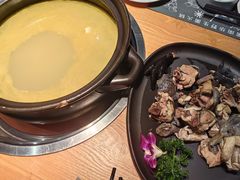 -一朵菌·野生菌探索家火锅(南亚店)