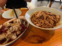 野蘑菇酸菜牛肉炒米粉-疆Jiang·新疆秘制料理