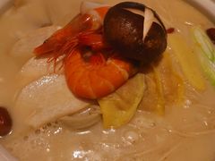 -三人行骨头王火锅(长寿店)