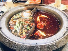 菌汤鸳鸯锅-唇辣号重庆老火锅(亦庄店)
