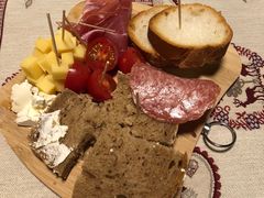 奶酪烤面包香肠拼盘-慢隅法式小馆·生日求婚西餐厅