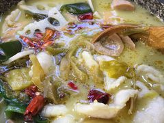 石锅酸菜鱼-周鱼小馆石锅酸菜鱼(活力汇店)