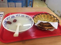 -大耳公曹氏驴肉包子铺(三八店)