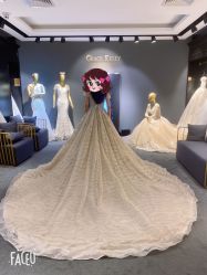 点击看大图 -GRACE KELLY婚纱与礼服(北京店)