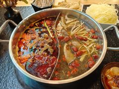 -鹿鸣山草本茶香火锅(园西路店)