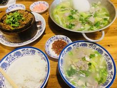 -杨三孃跷脚牛肉(西外棕榈岛店)