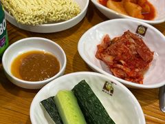 -喇喇排骨火锅·传统韩式脊骨汤(望京西园总店)
