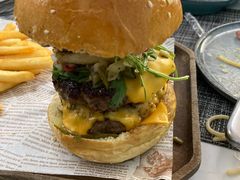 鹅肝牛肉汉堡-Future&Kitchen