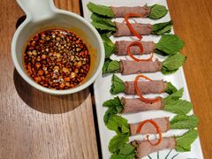薄荷牛肉卷-云海肴·汽锅鸡·云南代表菜(天山百盛优客店)