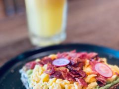 牛油果溏心蛋吐司-CafeDuVillage乡村咖啡馆(美邻苑店)