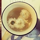 上面撒了一点新鲜橙皮颗粒，很解腻。独特的甲鱼做法