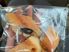 墨鱼肠法棍-侘寂甜品(自取店)