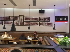 大堂-李子坝梁山鸡(北碚万达五鸡哥店)